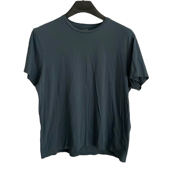 J. Crew washed 100% cotton men’s Size 2XL t-shirt. Color is a dark teal blue.‎ - Picture 1 of 5